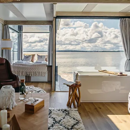 Ht Houseboats - Na Wodzie - Sauna, View アパート ミエルノ
