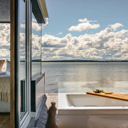 Апартаменты Ht Houseboats - Na Wodzie - Sauna, Motorowka, Rowerki Wodne Мельно