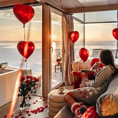 Ht Houseboats - Na Wodzie - Sauna, View アパート ミエルノ