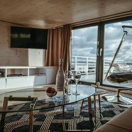 Апартаменты Ht Houseboats - Na Wodzie - Sauna, Motorowka, Rowerki Wodne *