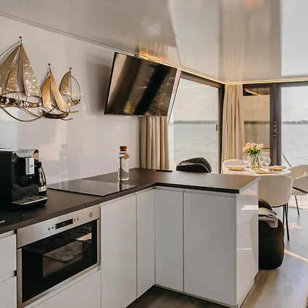 Апартаменты Ht Houseboats - Na Wodzie - Sauna, Motorowka, Rowerki Wodne