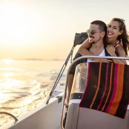 Апартаменты Ht Houseboats - Na Wodzie - Sauna, Motorowka, Rowerki Wodne Мельно