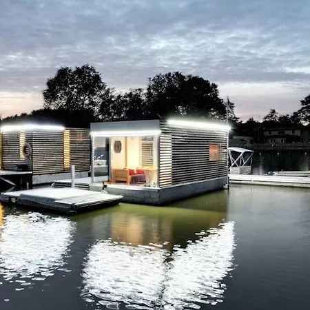 Ht Houseboats - Na Wodzie - Sauna, View アパート ミエルノ