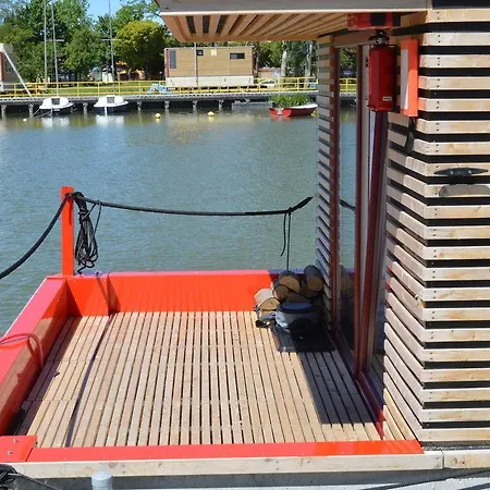 Ht Houseboats - Na Wodzie - Sauna, View アパート ミエルノ