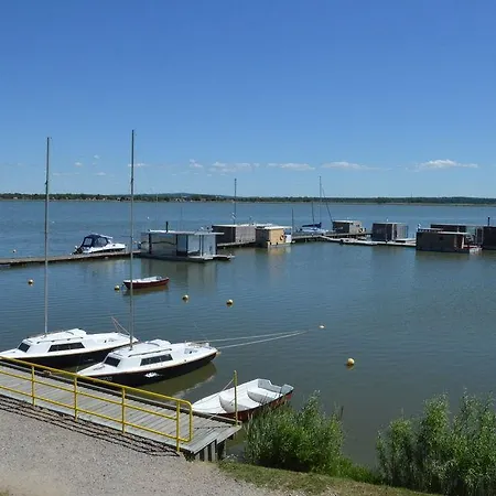 Апартаменты Ht Houseboats - Na Wodzie - Sauna, Motorowka, Rowerki Wodne